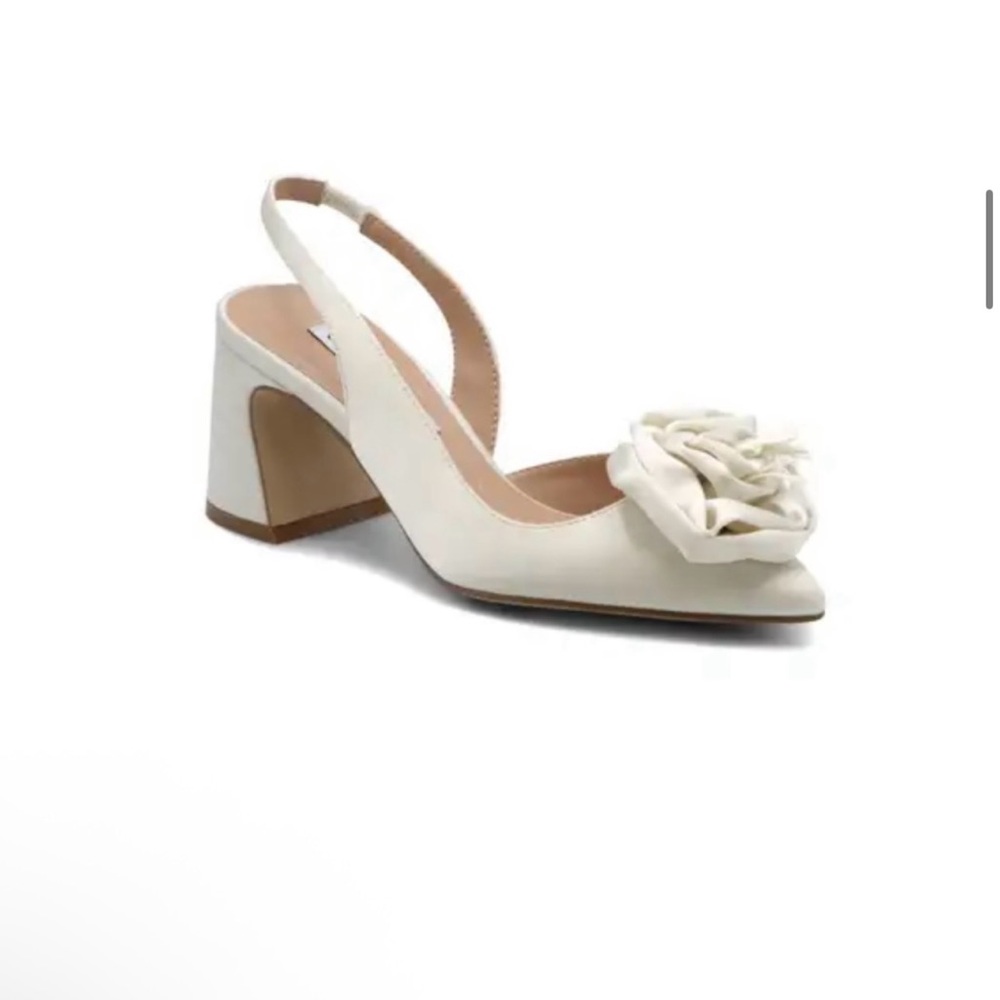 Charles David Cream Slingback Heels with Floral Accent. Great for Wedding